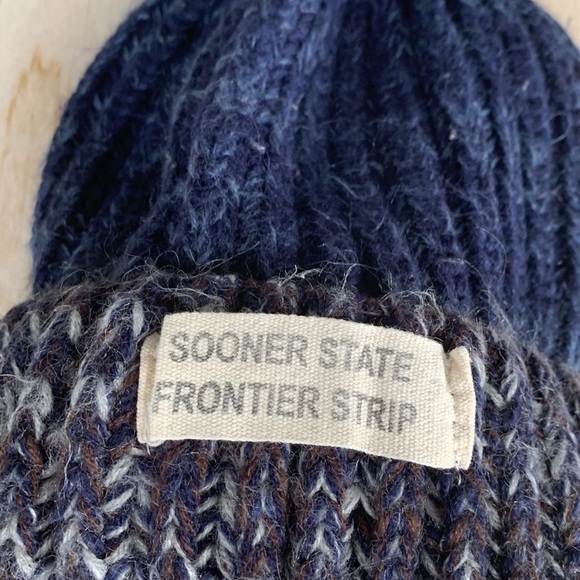 SOONER STATE FRONTIER STRIP Yarn Knit Blue Beanie Hat - Picture 4 of 6
